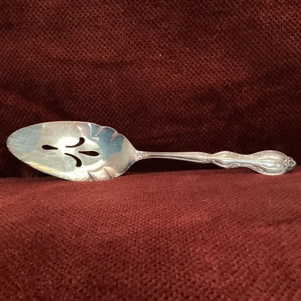 Slotted Vintage Rogers & Bros serving cake or pie server